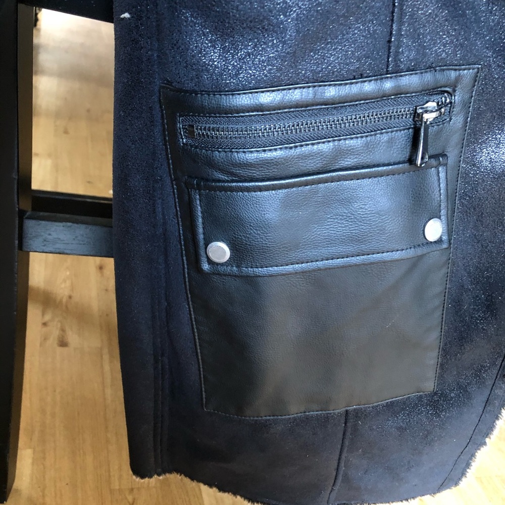 Coat - Picture 4 of 8